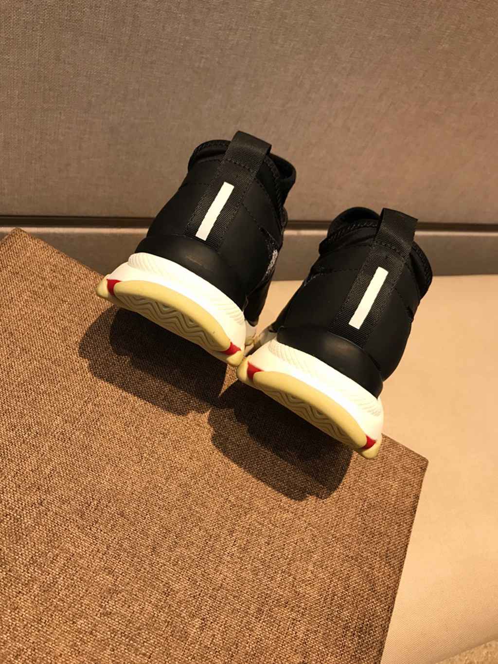 BLG  sneaker